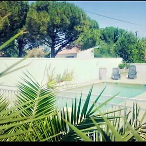 Couette-café Parentale Avec Petit Sejour Et Piscine